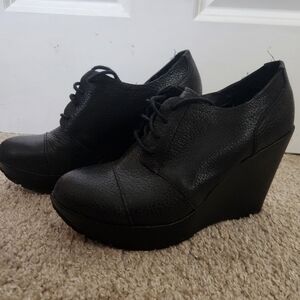 Korks Black Wedge Lace-Up Shoes (9)